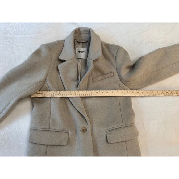 Women's Cream Blazer - Picture 6 of 9